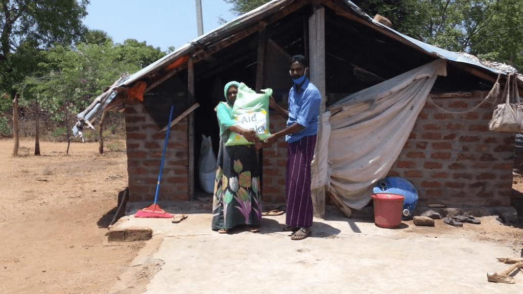 Aid Lanka volunteers delivering aid in Sri Lanka